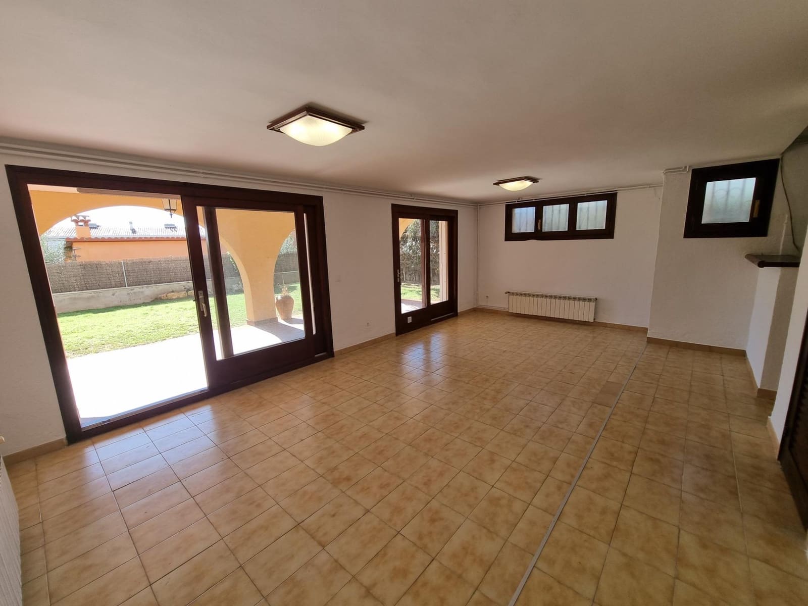 3 sypialnia Willa na sprzedaż w Torredembarra z garażem - 585 000 € (Ref: 9147803)