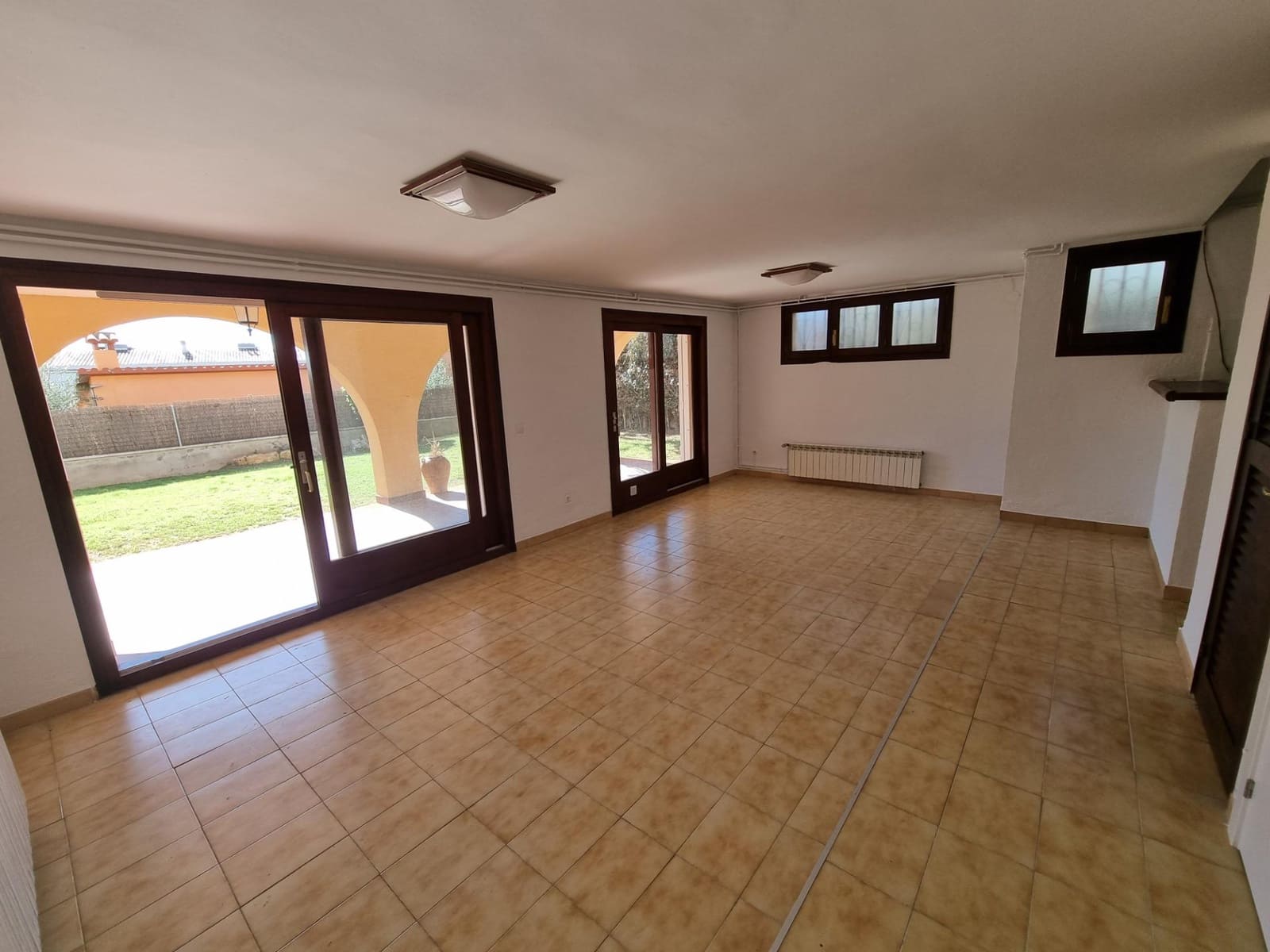 3 sypialnia Willa na sprzedaż w Torredembarra z garażem - 585 000 € (Ref: 9147803)
