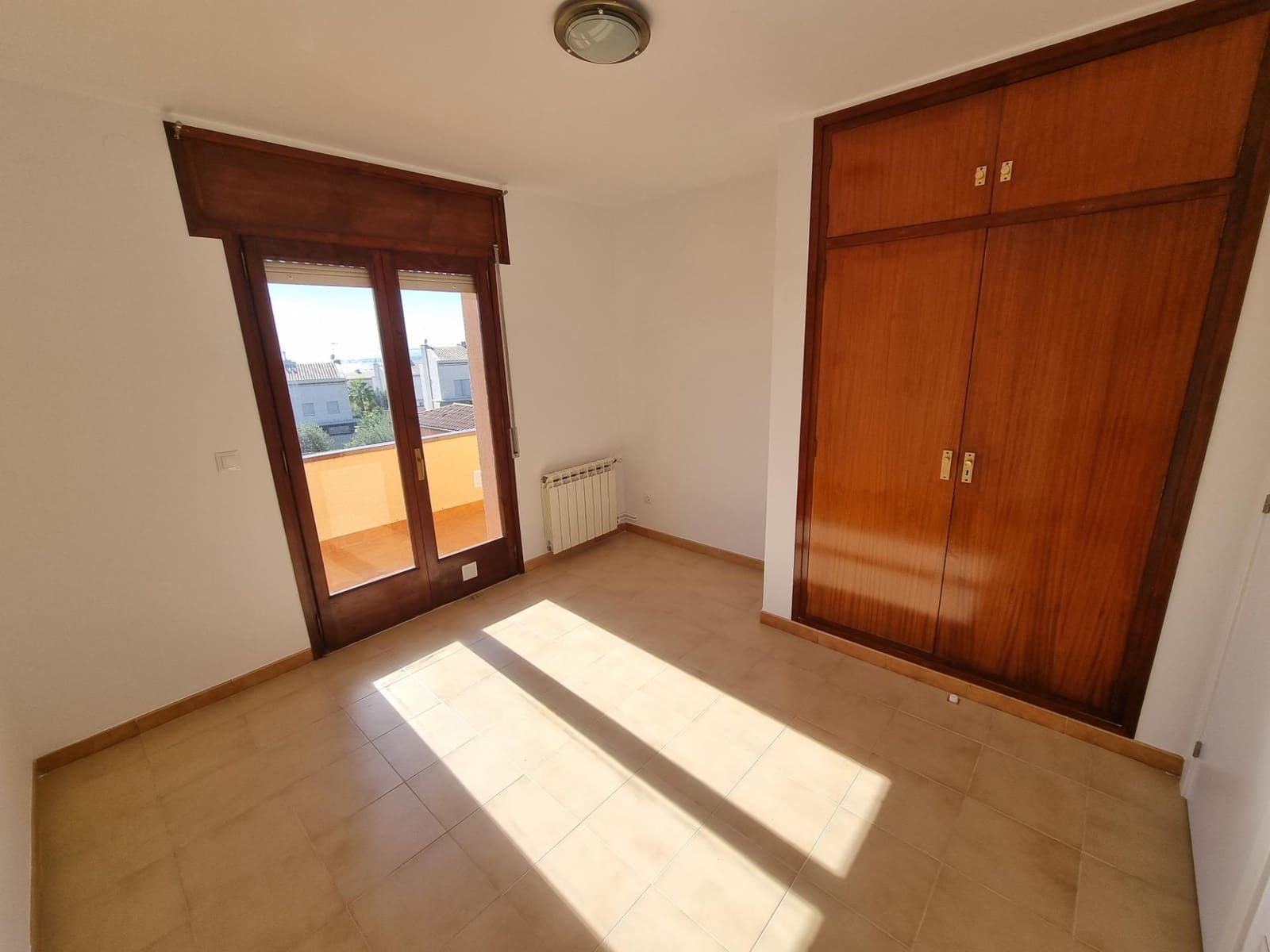 3 sypialnia Willa na sprzedaż w Torredembarra z garażem - 585 000 € (Ref: 9147803)