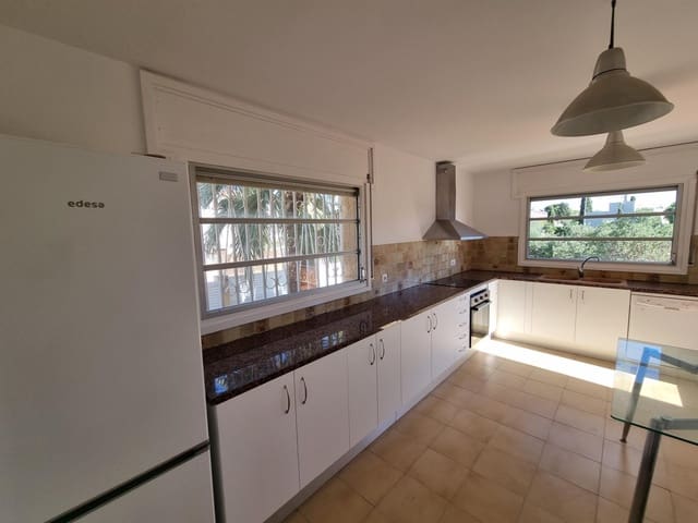 3 soverom Villa til salgs i Torredembarra med garasje - € 585 000 (Ref: 9147803)