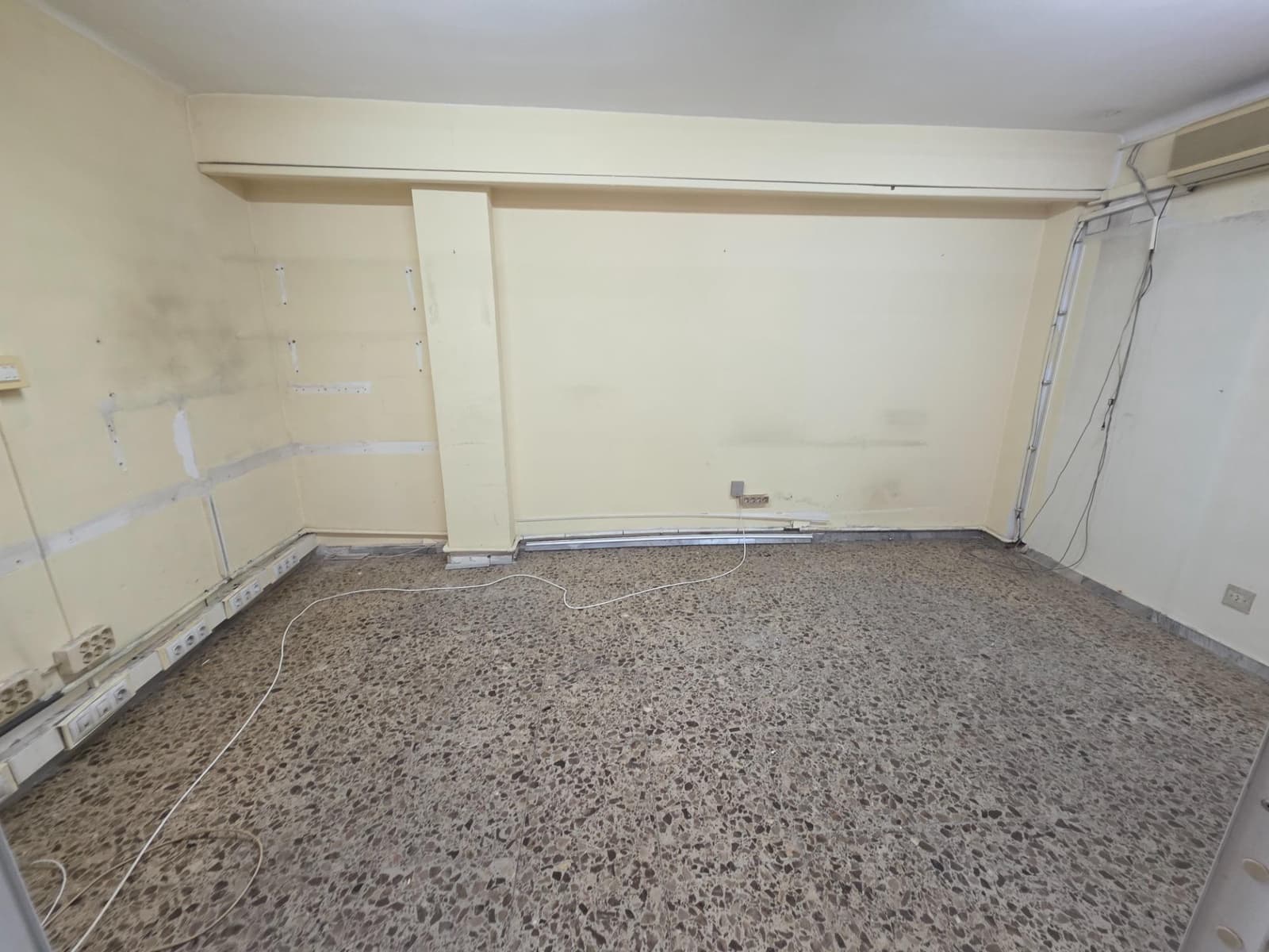 1 bedroom Commercial for rent in Torredembarra - € 600 (Ref: 9147804)