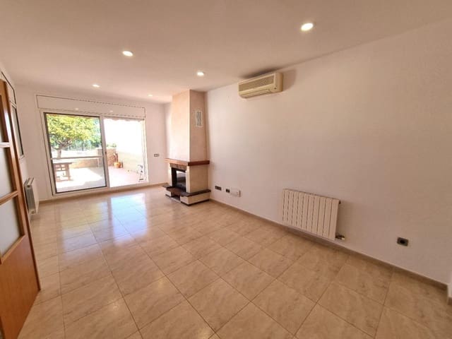 Pareado de 4 habitaciones en Roda de Barà en venta con garaje - 355.000 € (Ref: 9147808)