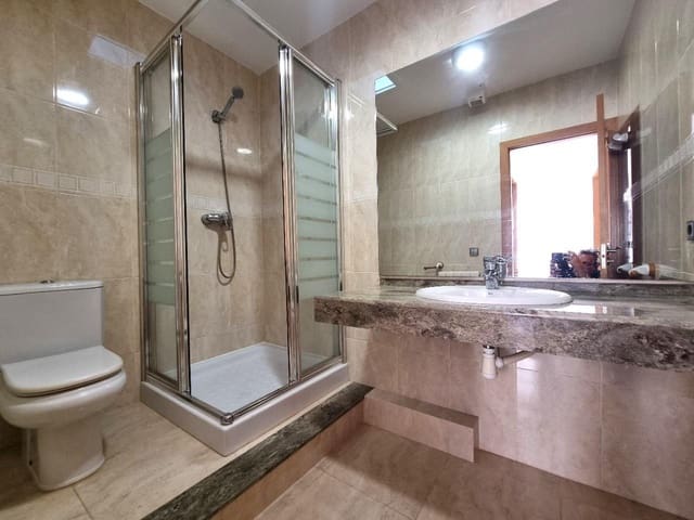 Pareado de 4 habitaciones en Roda de Barà en venta con garaje - 355.000 € (Ref: 9147808)