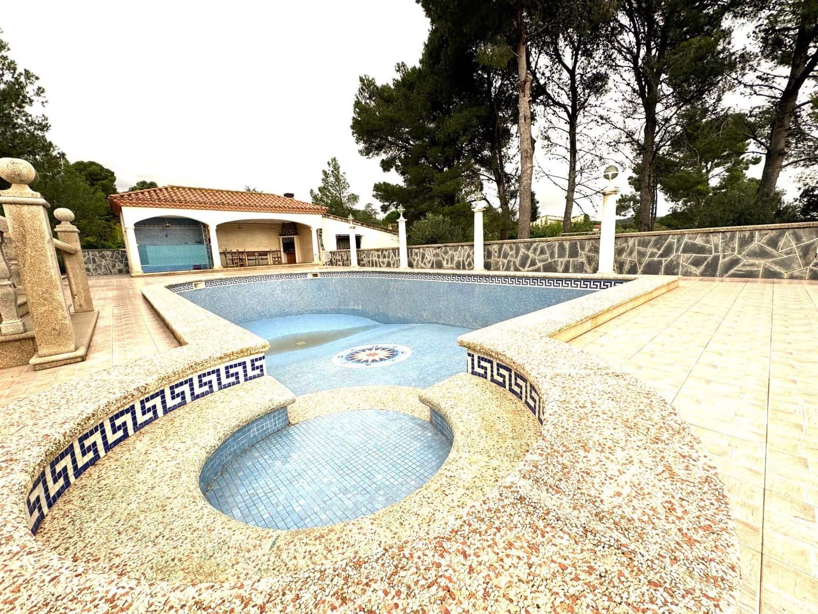 3 bedroom Villa for sale in Alcover with pool garage - € 455,000 (Ref: 9147817)