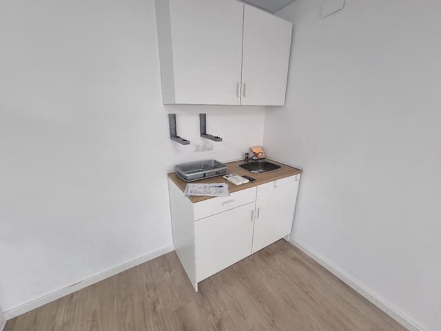 4 bedroom Commercial for rent in Altafulla - € 800 (Ref: 9147824)