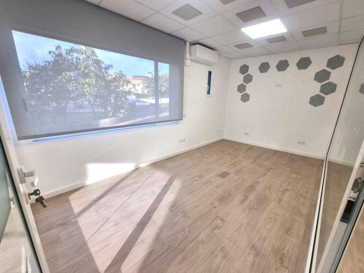 4 soveværelse Erhverv til leje i Altafulla - € 800 (Ref: 9147824)