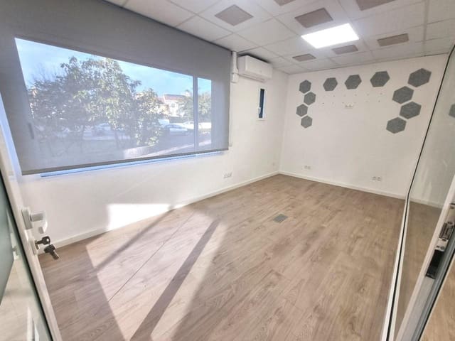 4 bedroom Commercial for rent in Altafulla - € 800 (Ref: 9147824)