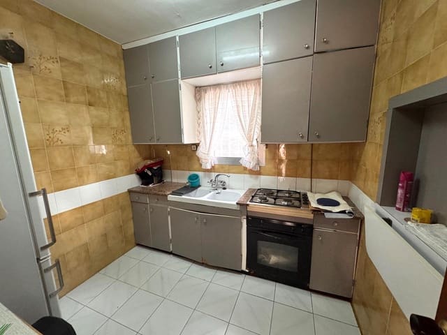 5 bedroom Villa for sale in La Pobla de Montornès with pool garage - € 249,000 (Ref: 9147830)