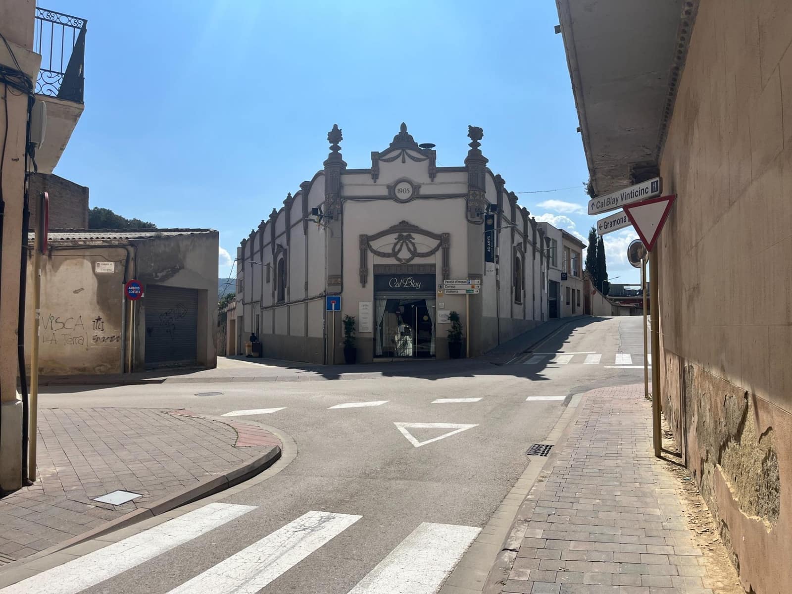 6 soveværelse Byhus til salg i Sant Sadurni d'Anoia med garage - € 300.000 (Ref: 9147836)