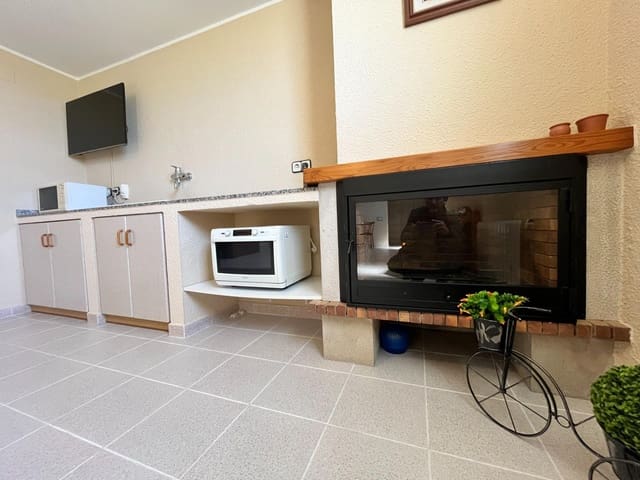 4 Zimmer Villa zu verkaufen in Llorenç del Penedès mit Pool Garage - 470.000 € (Ref: 9147840)