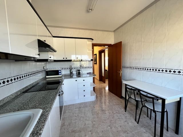 4 Zimmer Villa zu verkaufen in Llorenç del Penedès mit Pool Garage - 470.000 € (Ref: 9147840)