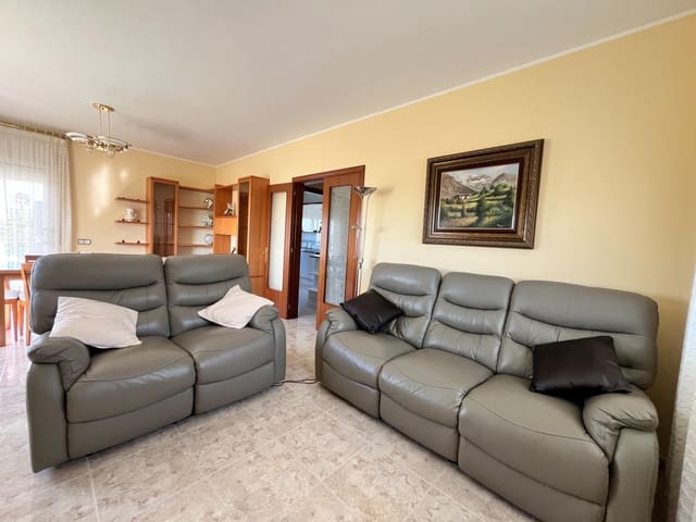 4 Zimmer Villa zu verkaufen in Llorenç del Penedès mit Pool Garage - 540.000 € (Ref: 9147841)