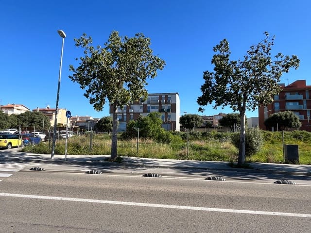 Tontti myytävänä paikassa El Vendrell - 450 000 € (Ref: 9147851)