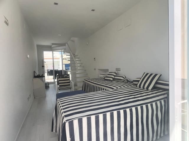 2 makuuhuone Omakotitalo myytävänä paikassa Sitges - 1 100 000 € (Ref: 9147854)