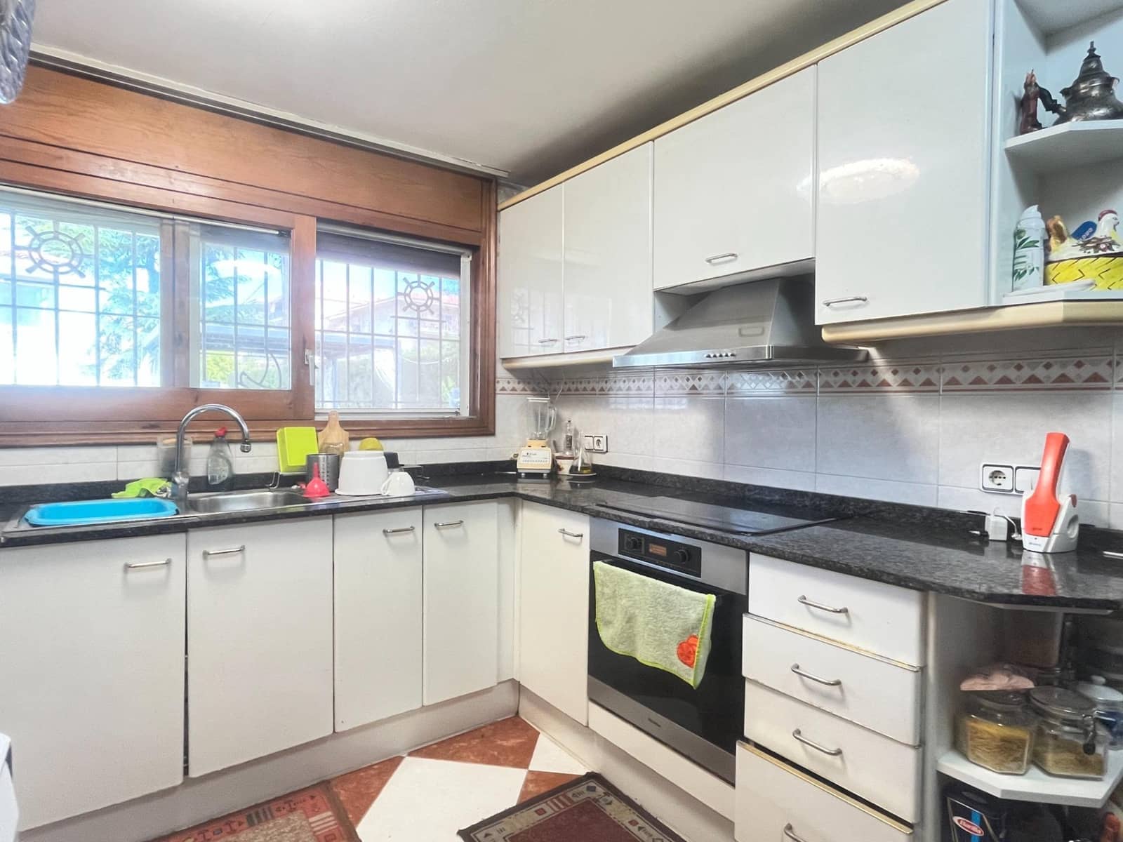 4 soveværelse Villa til salg i Calafell med swimmingpool garage - € 495.000 (Ref: 9147858)