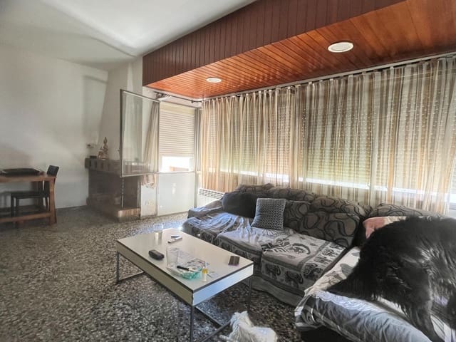 5 soveværelse Rækkehus til salg i El Vendrell med garage - € 224.000 (Ref: 9147864)