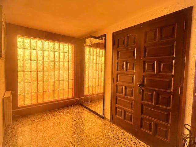 5 makuuhuone Rivitalo myytävänä paikassa El Vendrell mukana 
autotalli - 219 000 € (Ref: 9147864)