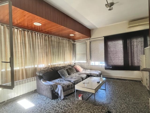 5 makuuhuone Rivitalo myytävänä paikassa El Vendrell mukana 
autotalli - 219 000 € (Ref: 9147864)