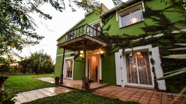 4 soverom Villa til salgs i Banyeres del Penedès med svømmebasseng garasje - € 520 000 (Ref: 9147865)