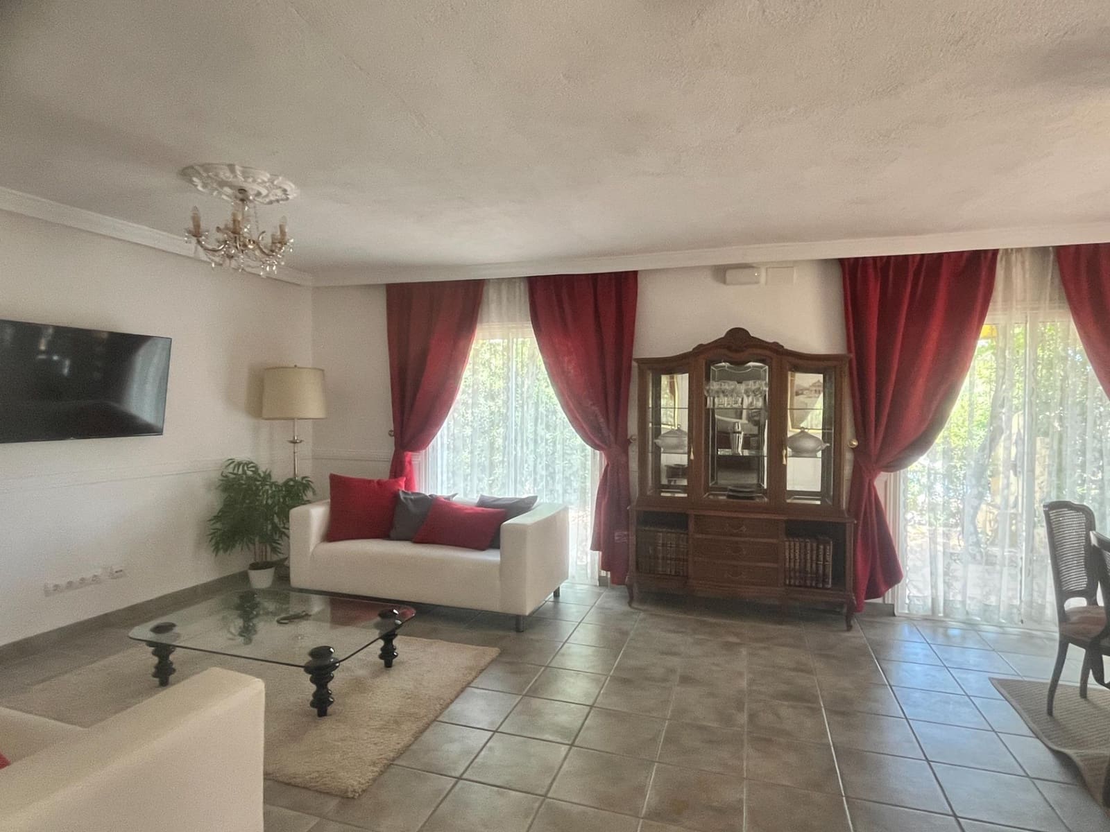 4 soverom Villa til salgs i Banyeres del Penedes med svømmebasseng garasje - € 520 000 (Ref: 9147865)