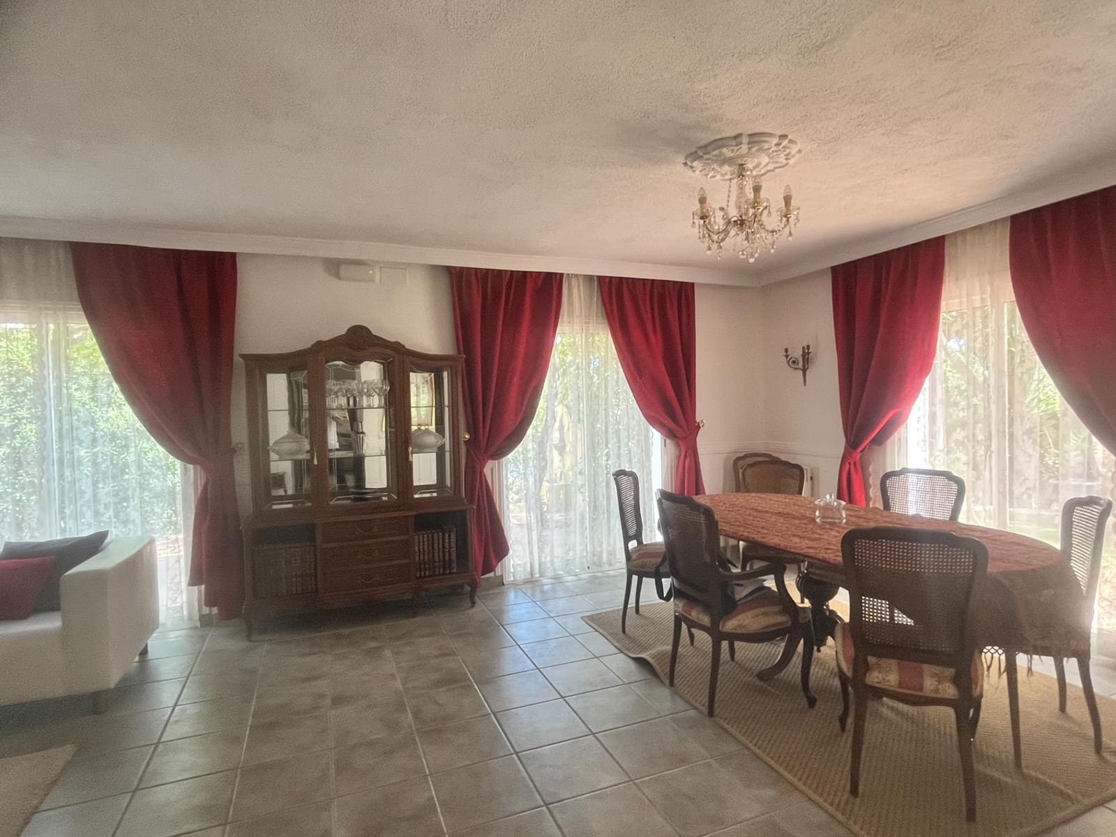 4 soverom Villa til salgs i Banyeres del Penedes med svømmebasseng garasje - € 520 000 (Ref: 9147865)