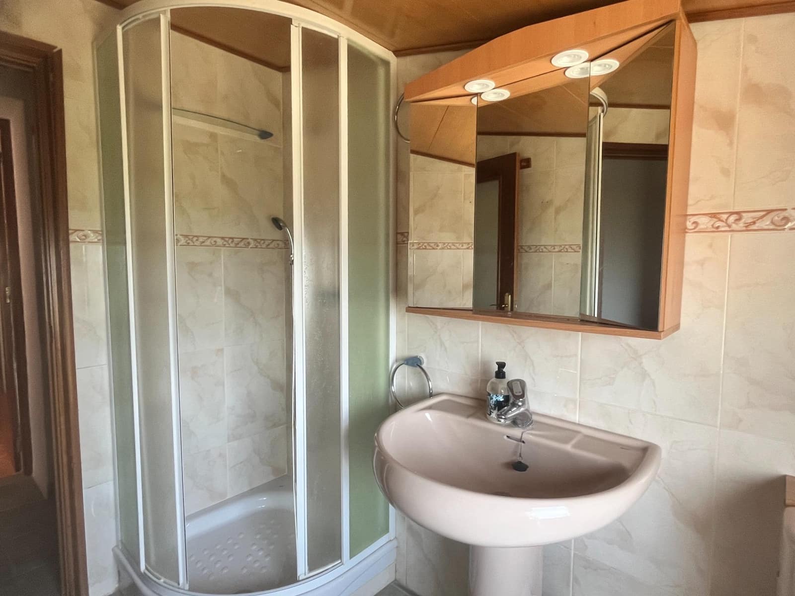 4 soverom Villa til salgs i Banyeres del Penedes med svømmebasseng garasje - € 520 000 (Ref: 9147865)