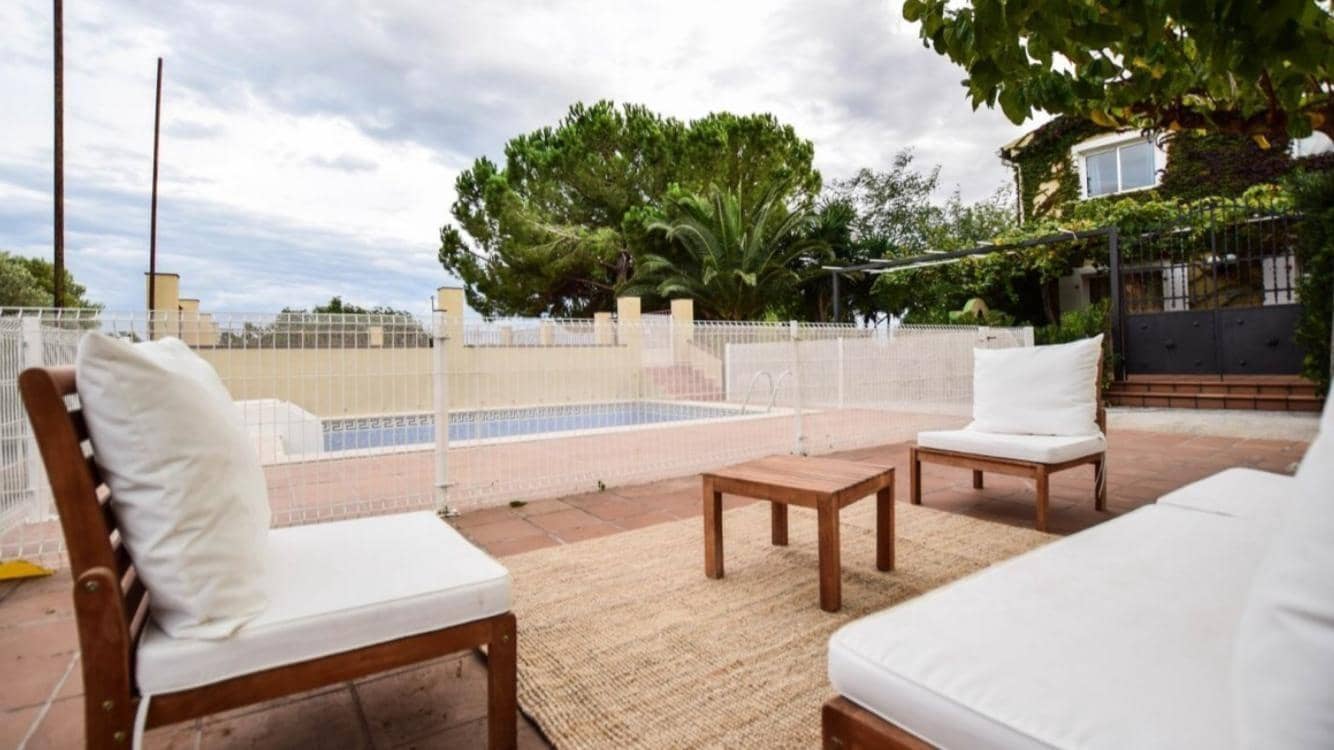 4 soverom Villa til salgs i Banyeres del Penedes med svømmebasseng garasje - € 520 000 (Ref: 9147865)