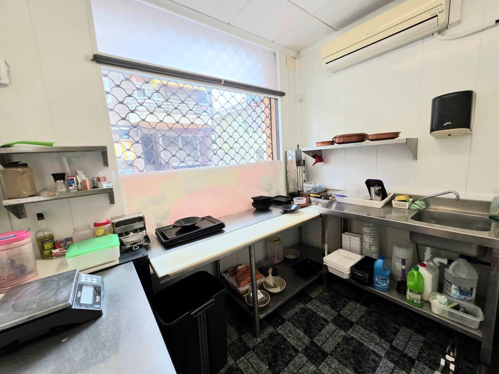 Erhverv til leje i Torredembarra - € 761 (Ref: 9147873)