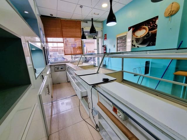 3 bedroom Business for rent in Altafulla - € 800 (Ref: 9147875)