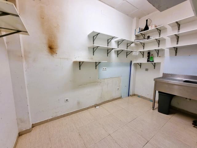 3 bedroom Business for rent in Altafulla - € 800 (Ref: 9147875)