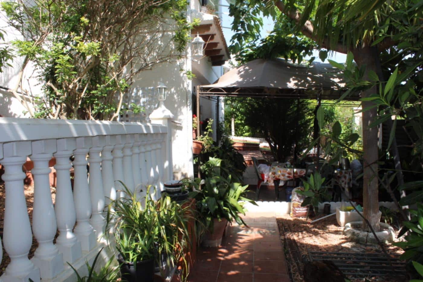 7 bedroom Villa for sale in La Pobla de Montornes with pool garage - € 293,000 (Ref: 9147880)