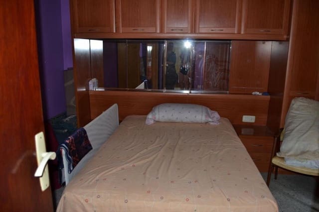 10 slaapkamer Rijtjeshuis te koop in Torredembarra met garage - € 189.900 (Ref: 9147881)