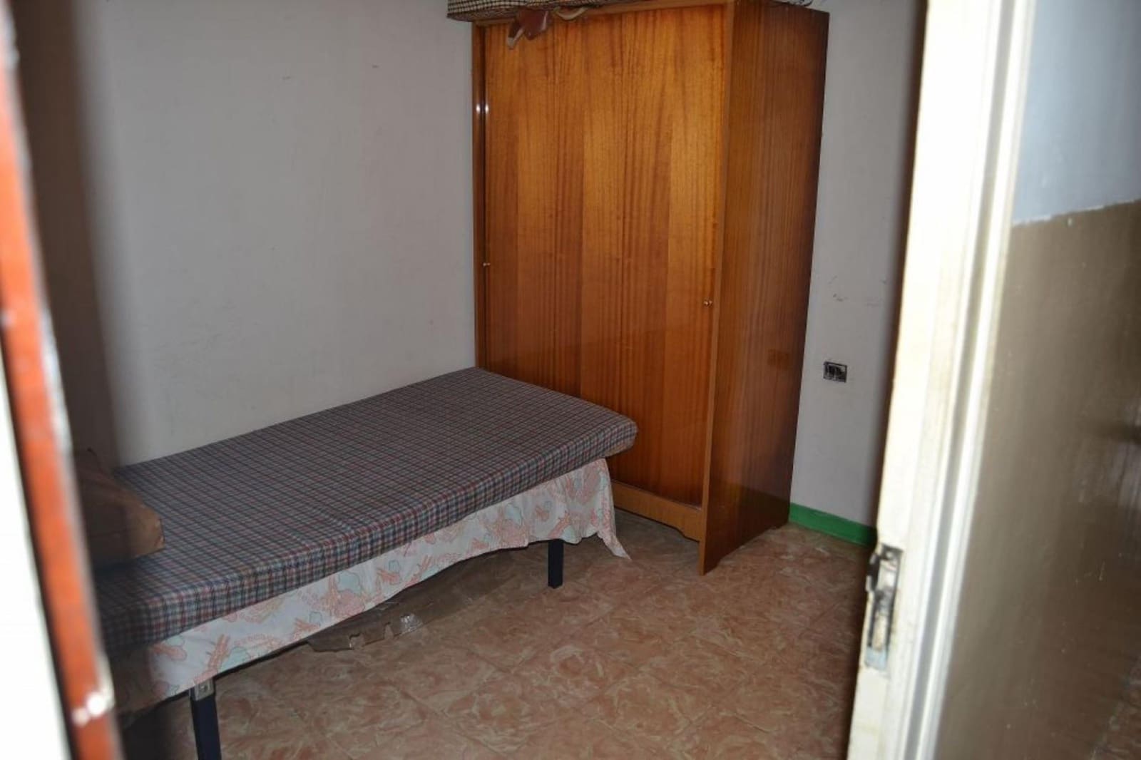 10 soveværelse Rækkehus til salg i Torredembarra med garage - € 189.900 (Ref: 9147881)