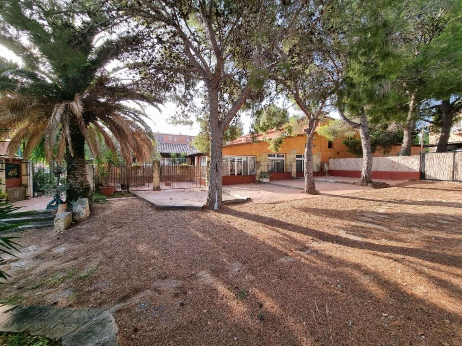 Commercial for sale in Roda de Bara with garage - € 1,500,000 (Ref: 9147882)