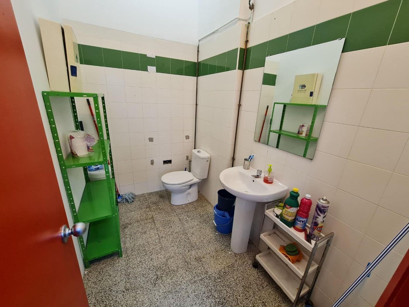 Comercial para arrendar em Torredembarra - 650 € (Ref: 9147893)