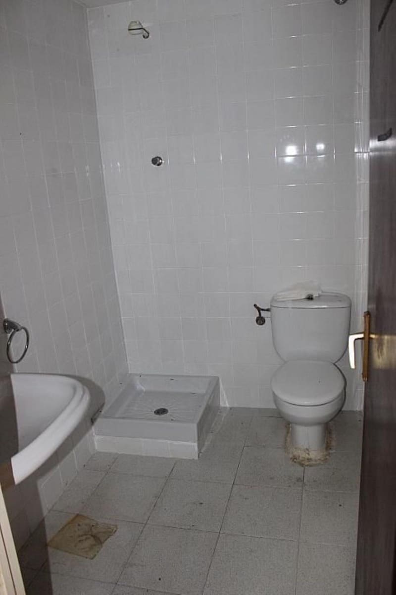 Commercial for sale in Torredembarra with garage - € 199,000 (Ref: 9147908)