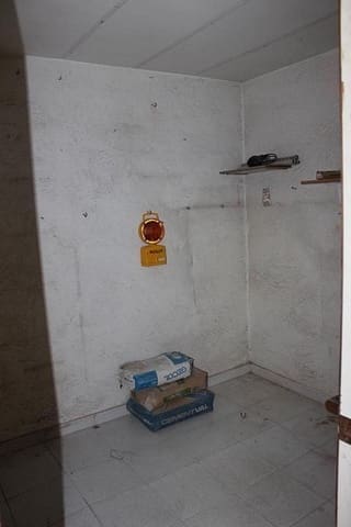 Erhverv til salg i Torredembarra med garage - € 199.000 (Ref: 9147908)