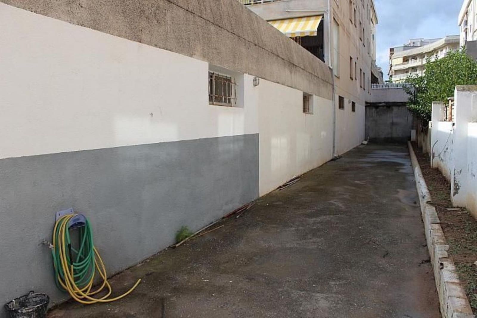 Commercial for sale in Torredembarra with garage - € 199,000 (Ref: 9147908)