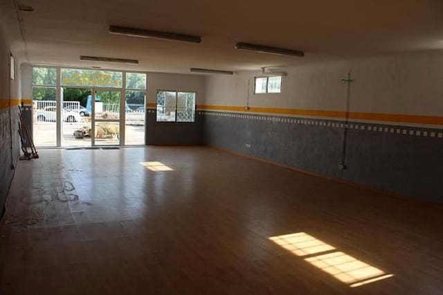 Erhverv til salg i Torredembarra med garage - € 199.000 (Ref: 9147908)