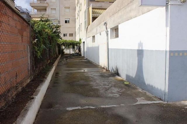 Erhverv til salg i Torredembarra med garage - € 199.000 (Ref: 9147908)