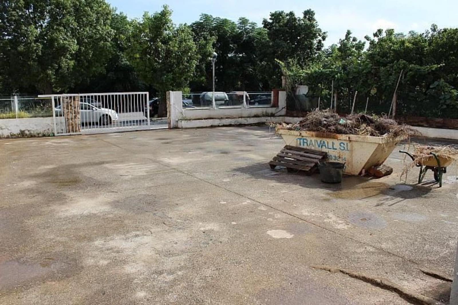 Commercial for sale in Torredembarra with garage - € 199,000 (Ref: 9147908)