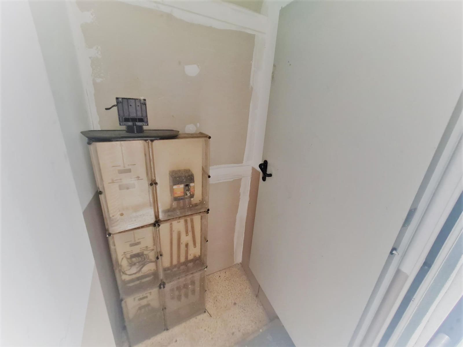 Commercial for rent in Torredembarra - € 3,000 (Ref: 9147909)