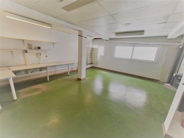 Gewerbe zu vermieten in Torredembarra - 3.000 € (Ref: 9147909)