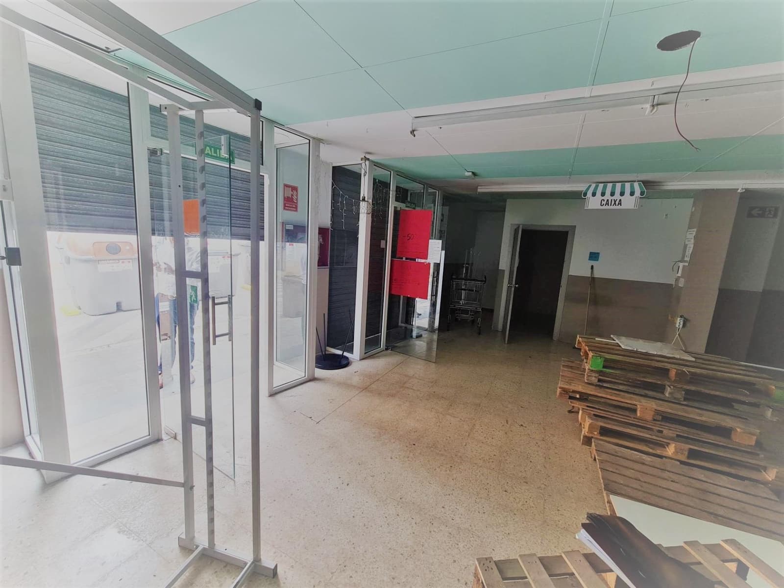 Commercial for rent in Torredembarra - € 3,000 (Ref: 9147909)