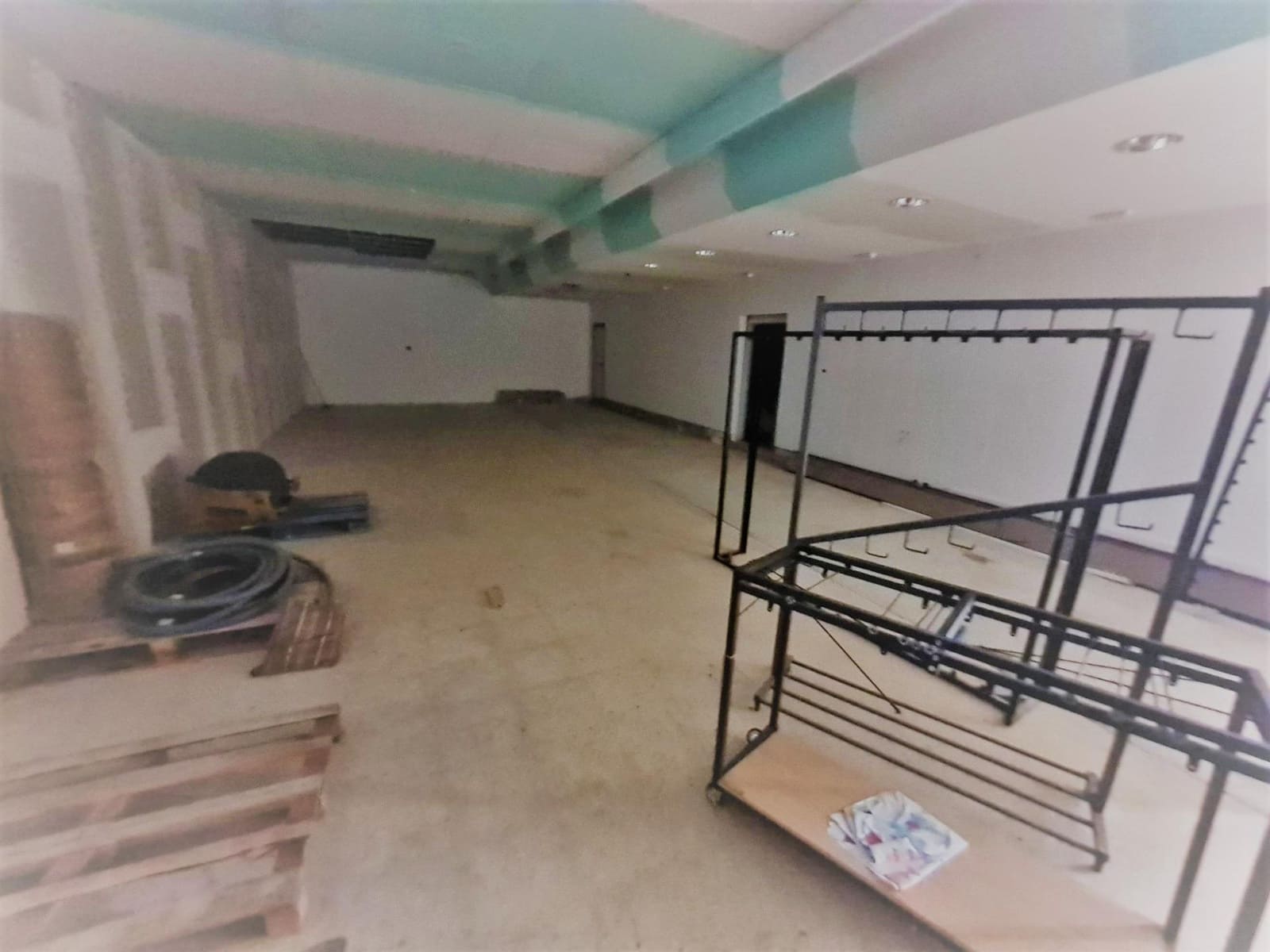Commercial for rent in Torredembarra - € 3,000 (Ref: 9147909)