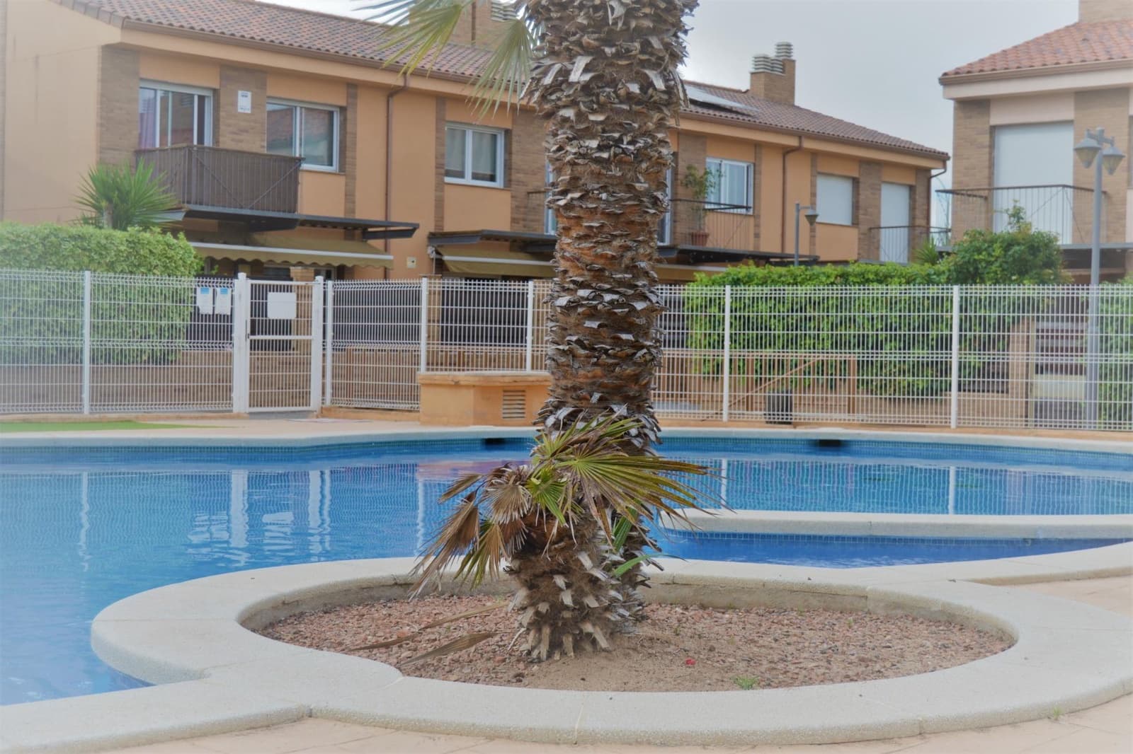 3 soverom Rekkehus til salgs i Cambrils med svømmebasseng garasje - € 415 000 (Ref: 9147910)