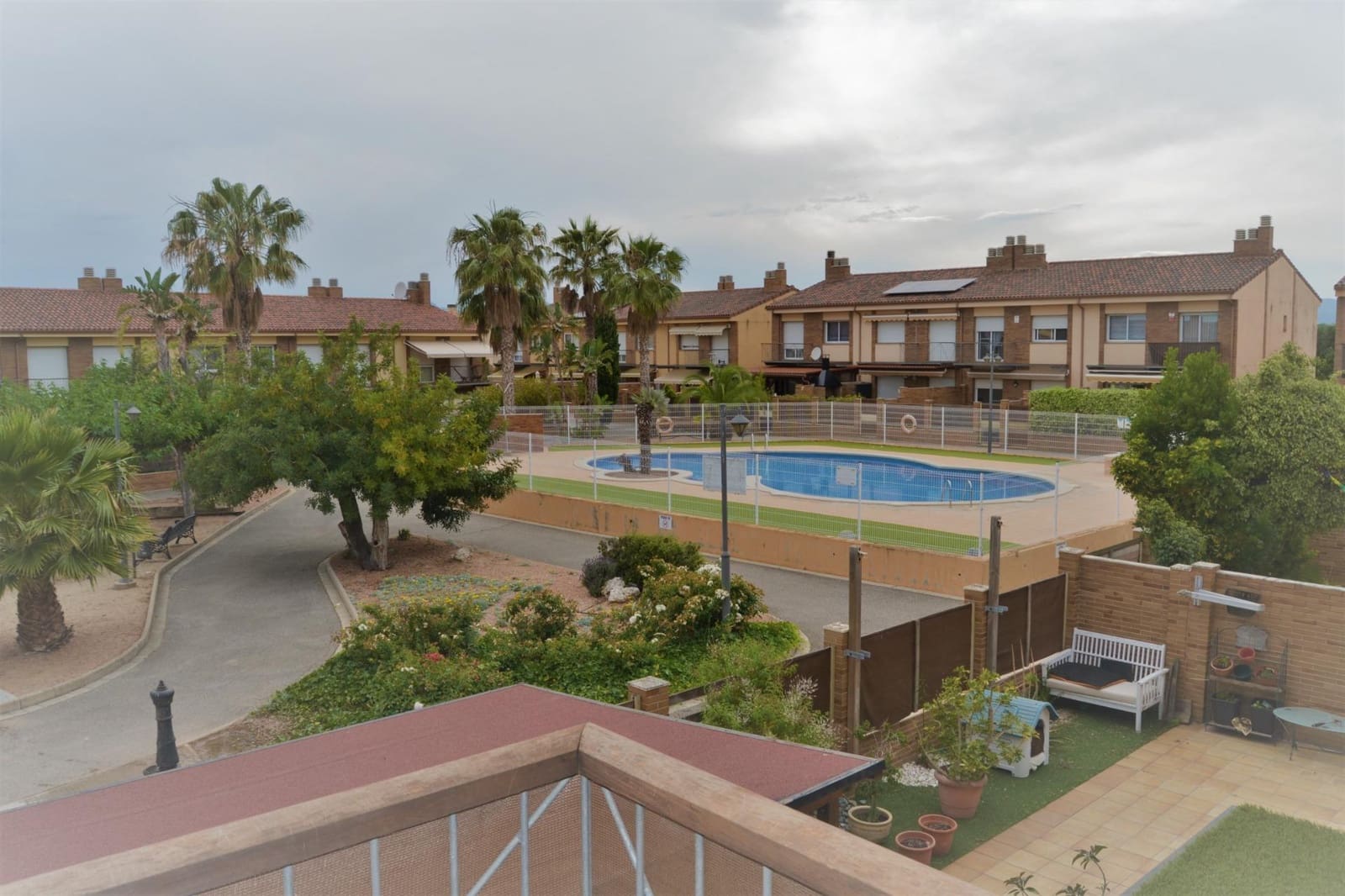 3 soverom Rekkehus til salgs i Cambrils med svømmebasseng garasje - € 415 000 (Ref: 9147910)