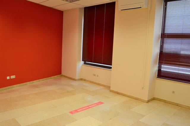 3 slaapkamer Commercieel te huur in Tarragona stad - € 2.000 (Ref: 9147911)