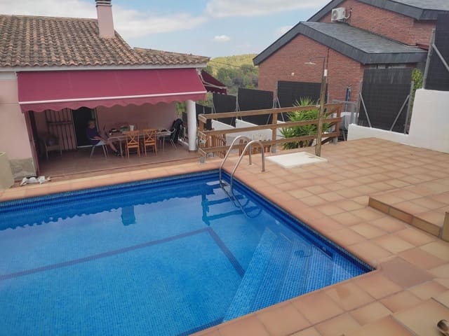 4 soveværelse Villa til salg i Calafell med swimmingpool garage - € 310.000 (Ref: 9151870)