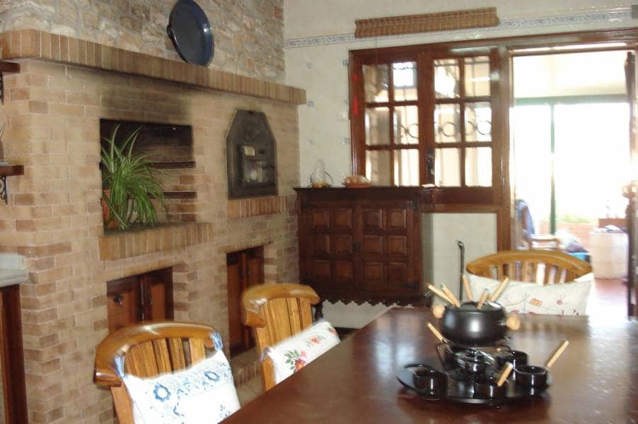 5 soveværelse Villa til salg i Santa Oliva med swimmingpool garage - € 675.000 (Ref: 9151876)